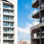 Mercury Lovely W Pool Access By Arco Collection Apartment