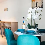 Mercury Lovely W Pool Access By Arco Collection Apartment