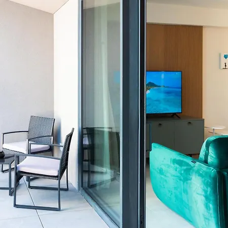 Mercury Lovely W Pool Access By Arco Collection Apartman