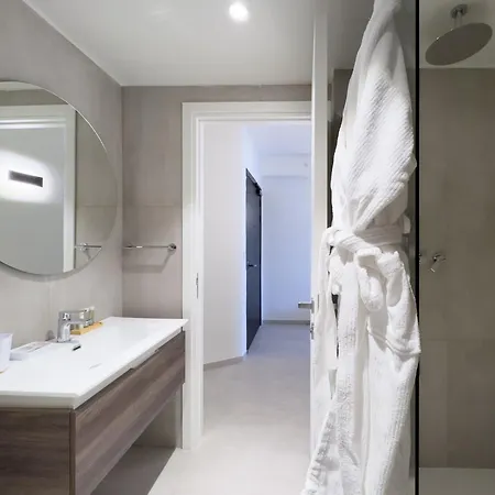 Appartement Mercury Lovely W Pool Access By Arco Collection *